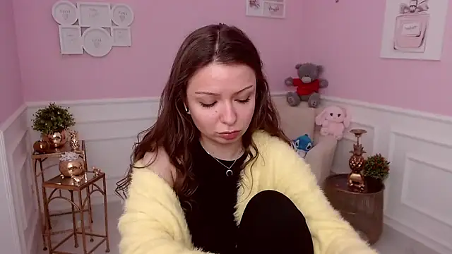 Snapshot of LucySkilar chatting on March 6, 2026, 5:35 am LucySkilar online show from March 6, 2026, 5:35 am