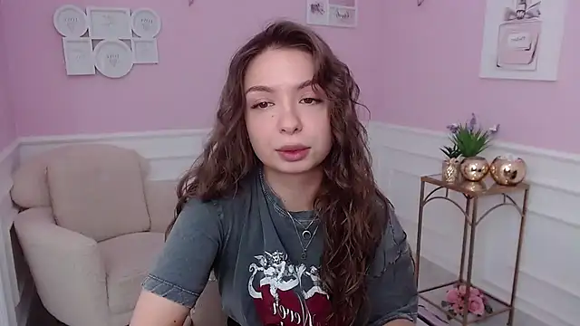 LucySkilar online show from October 2, 2025, 4:27 am