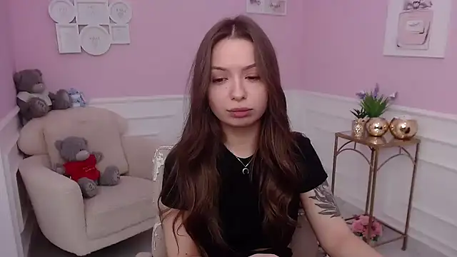 LucySkilar online show from October 27, 2025, 5:41 am