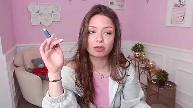 LucySkilar online show from May 3, 2026, 4:17 am