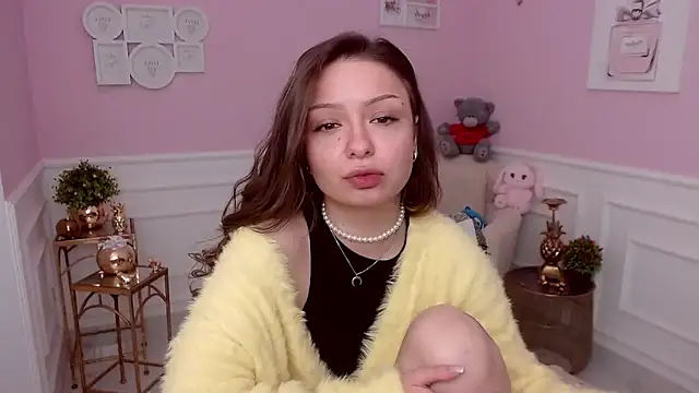 Snapshot of LucySkilar chatting on March 3, 2026, 5:47 am LucySkilar online show from March 3, 2026, 5:47 am