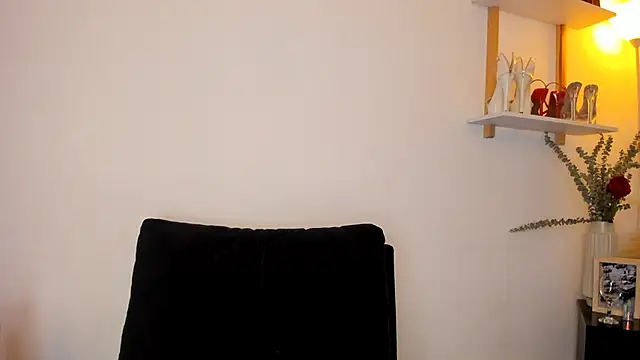 leslie k online show from February 26, 2025, 7:45 am