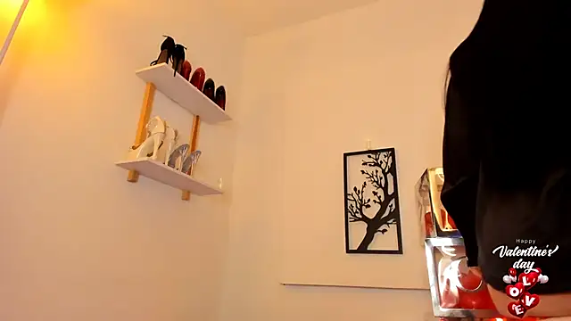 leslie k online show from February 15, 2025, 4:47 am