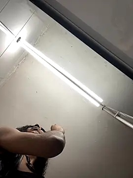 tamarabigass1 online show from October 1, 2025, 3:33 am