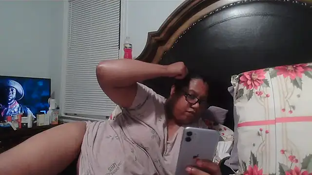 ebonyred online show from July 3, 2026, 2:07 am