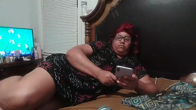 ebonyred online show from October 19, 2025, 2:47 am