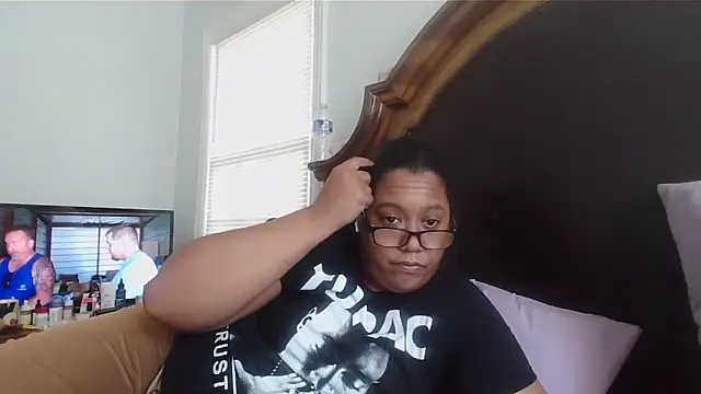 Snapshot of ebonyred chatting on February 13, 2026, 7:47 pm ebonyred online show from February 13, 2026, 7:47 pm