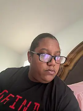 ebonyred online show from May 20, 2026, 2:47 pm