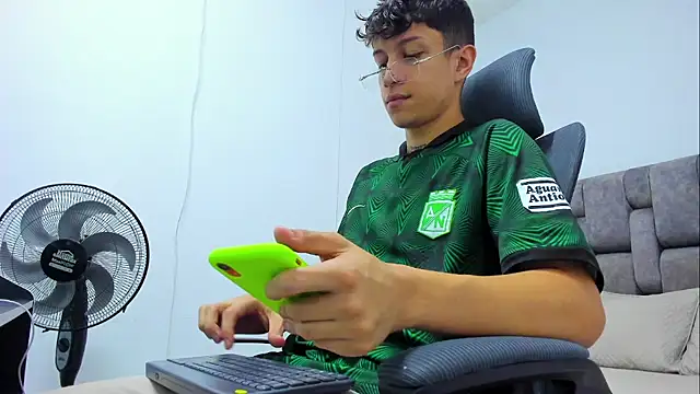 AgarEvans online show from January 13, 2025, 3:56 am