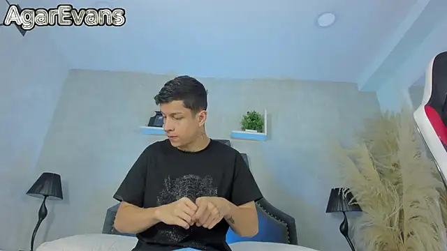 AgarEvans online show from July 9, 2026, 4:35 am