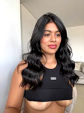 MelissaWaltton online show from October 18, 2025, 6:32 pm