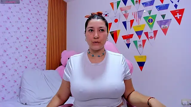 Soyqueen online show from July 9, 2026, 3:51 am