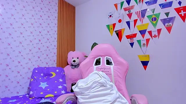 Soyqueen online show from July 26, 2026, 2:51 am
