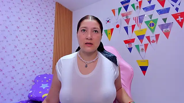 Soyqueen online show from July 24, 2026, 6:09 am