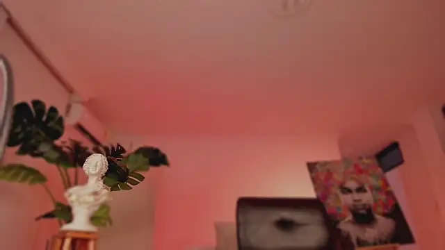 Taylor  foxxx online show from March 20, 2025, 4:07 am