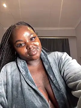 Honeycoco0211 online show from May 16, 2026, 1:59 am