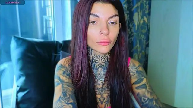 tattooedBabyy online show from April 28, 2026, 10:19 am