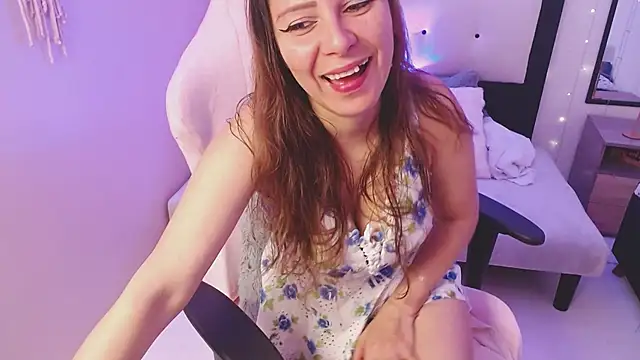 Snapshot of camila_delarosa chatting on June 11, 2026, 4:04 pm camila delarosa online show from June 11, 2026, 4:04 pm