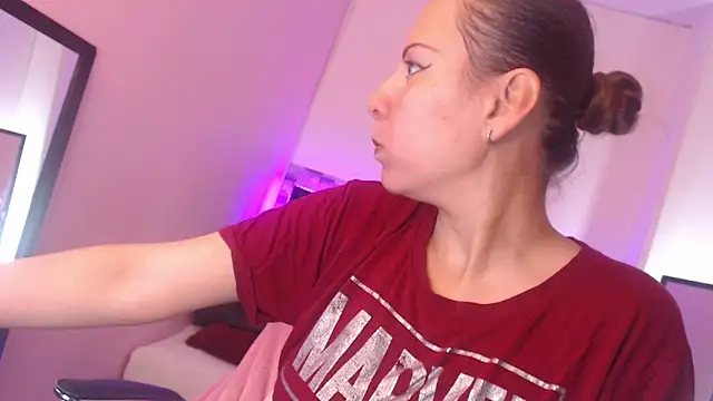 camila delarosa online show from September 15, 2025, 4:51 pm