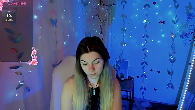 Snapshot of Sweet_me_ chatting on May 11, 2026, 5:42 am Sweet me online show from May 11, 2026, 5:42 am