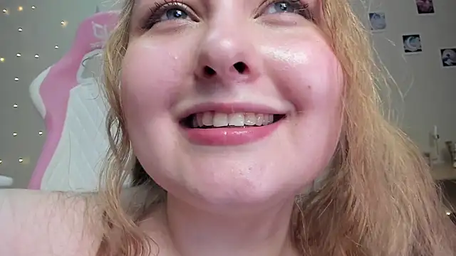 Snapshot of teencute chatting on February 2, 2025, 9:07 am teencute online show from February 2, 2025, 9:07 am