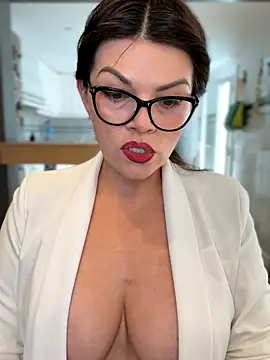 CarlaConnor80 online show from November 10, 2025, 11:48 am