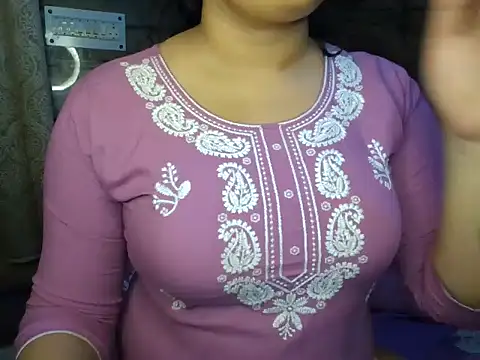 Trezza online show from September 10, 2025, 7:35 pm