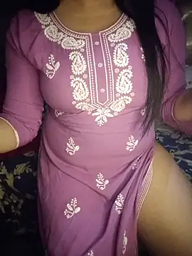 Trezza online show from February 8, 2026, 9:12 pm