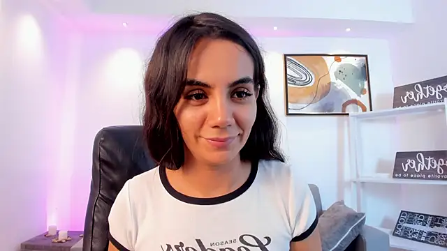 Snapshot of martina_mancini chatting on July 28, 2026, 6:20 pm martina mancini online show from July 28, 2026, 6:20 pm