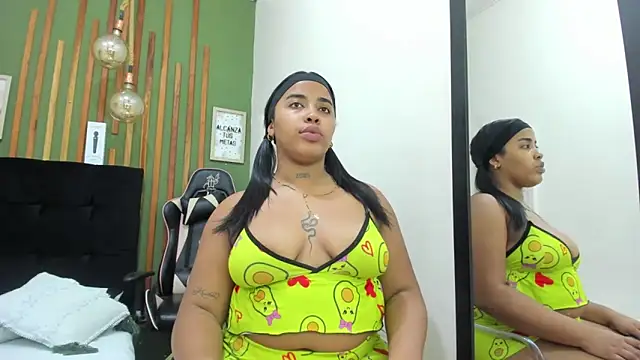 AichaBrown online show from September 20, 2025, 4:39 am