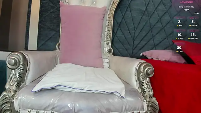 Janna Rousse  online show from September 29, 2025, 11:49 am