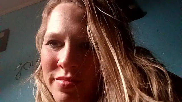 Cumonkatie online show from March 26, 2026, 7:17 am