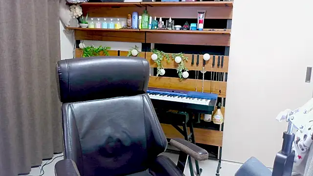 Snapshot of IroManager chatting on February 18, 2026, 6:04 pm IroManager online show from February 18, 2026, 6:04 pm