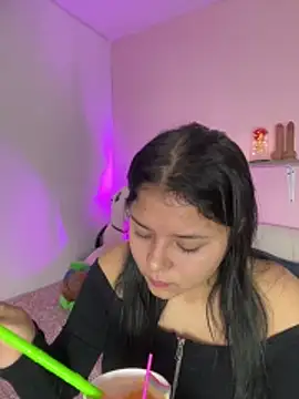 Oriana Guzman online show from November 9, 2025, 12:58 am