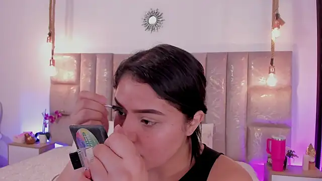 Oriana Guzman online show from July 10, 2026, 12:32 am