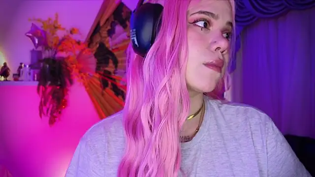 albaismynameX online show from September 13, 2025, 12:16 pm