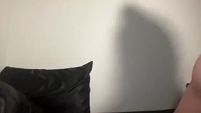 NatalieKneals online show from May 9, 2026, 4:49 am