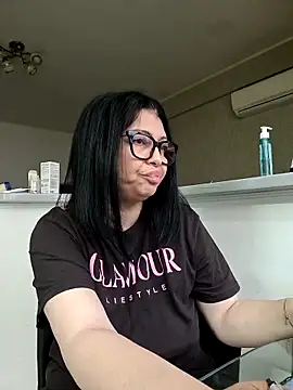 Snapshot of Milf_Abigail chatting on June 4, 2026, 3:11 am Milf Abigail online show from June 4, 2026, 3:11 am