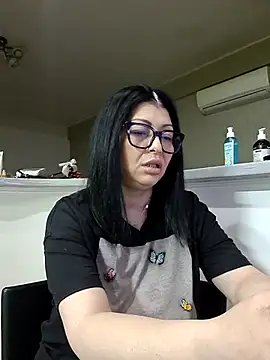 Snapshot of Milf_Abigail chatting on March 18, 2026, 2:58 am Milf Abigail online show from March 18, 2026, 2:58 am