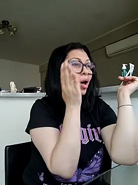 Snapshot of Milf_Abigail chatting on June 15, 2026, 4:01 am Milf Abigail online show from June 15, 2026, 4:01 am