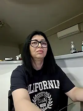 Snapshot of Milf_Abigail chatting on February 15, 2026, 2:56 am Milf Abigail online show from February 15, 2026, 2:56 am