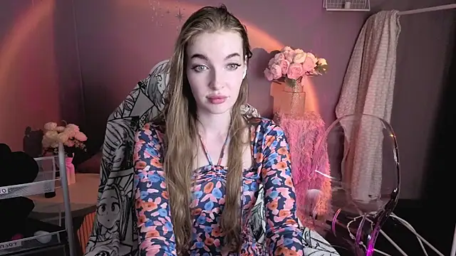 Snapshot of LissaCain chatting on June 30, 2026, 3:23 pm LissaCain online show from June 30, 2026, 3:23 pm