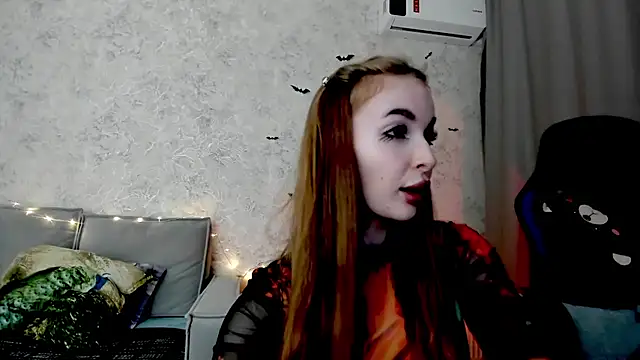 LissaCain online show from October 31, 2025, 6:04 pm