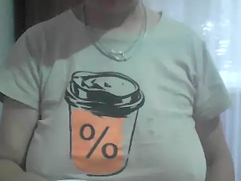 Snapshot of AnaXBerry chatting on June 22, 2026, 5:59 am AnaXBerry online show from June 22, 2026, 5:59 am