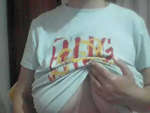 Snapshot of AnaXBerry chatting on June 11, 2026, 6:16 pm AnaXBerry online show from June 11, 2026, 6:16 pm