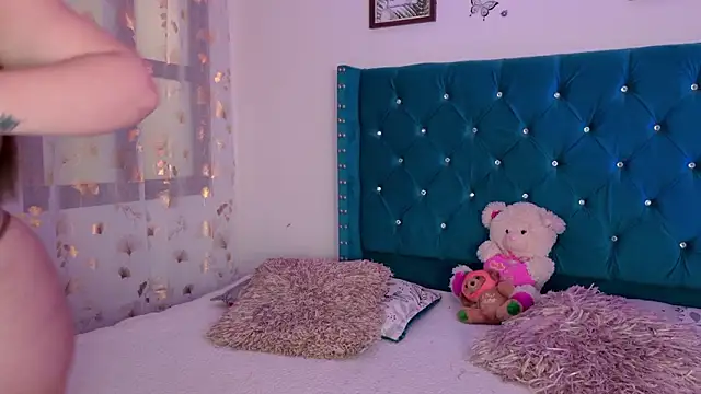 Lilly Peach22 online show from February 1, 2026, 4:11 am