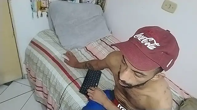 UncutToyBoy23cm online show from March 22, 2025, 3:20 am