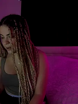 MelSaunders online show from October 18, 2025, 3:30 am