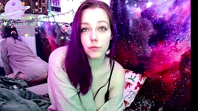 Snapshot of EverlyEster chatting on March 7, 2025, 7:19 am EverlyEster online show from March 7, 2025, 7:19 am