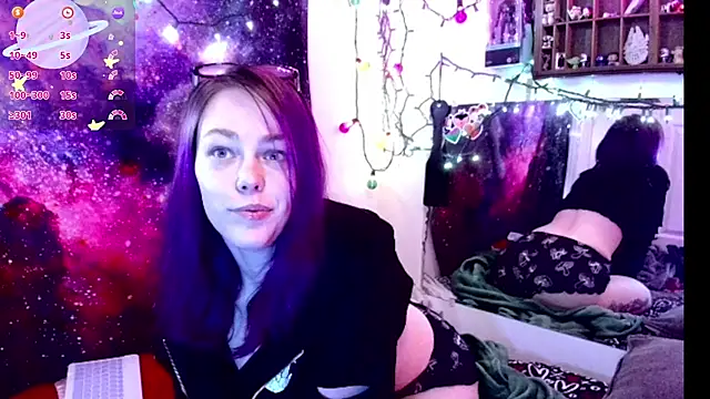 Snapshot of EverlyEster chatting on February 28, 2025, 9:58 am EverlyEster online show from February 28, 2025, 9:58 am